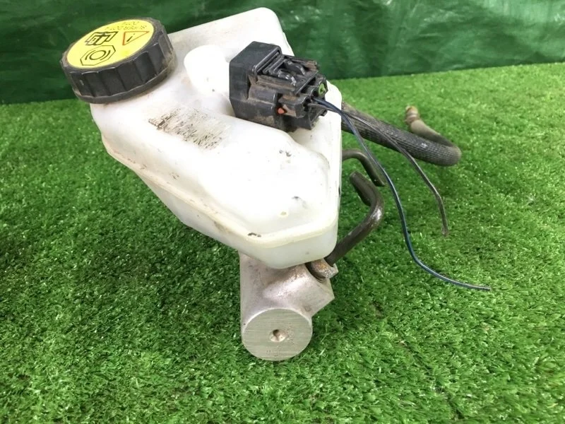 Главный тормозной цилиндр Ford Mondeo 3 2002 B4Y