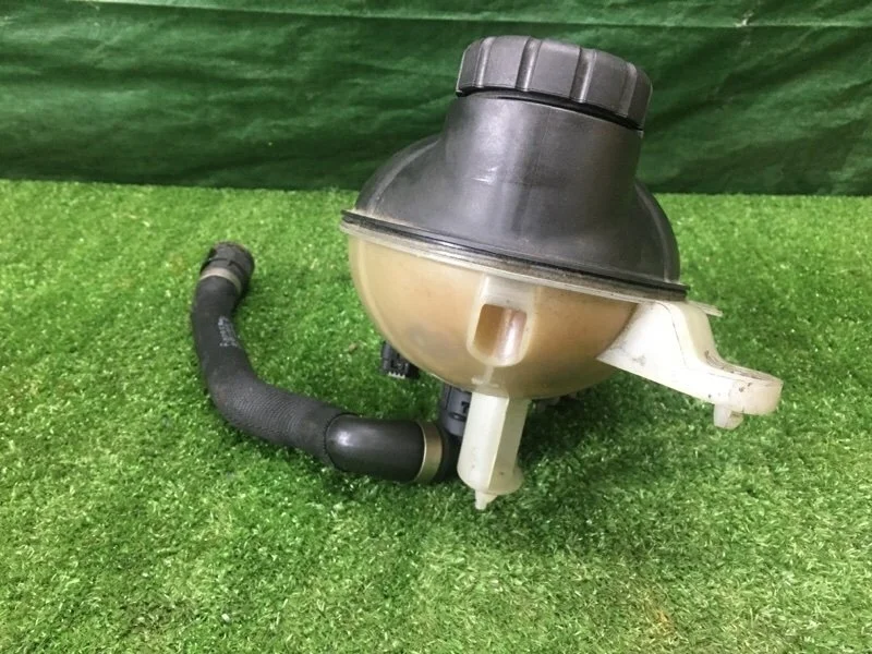 Бачок расширительный Mercedes-Benz -Class 2015 W205