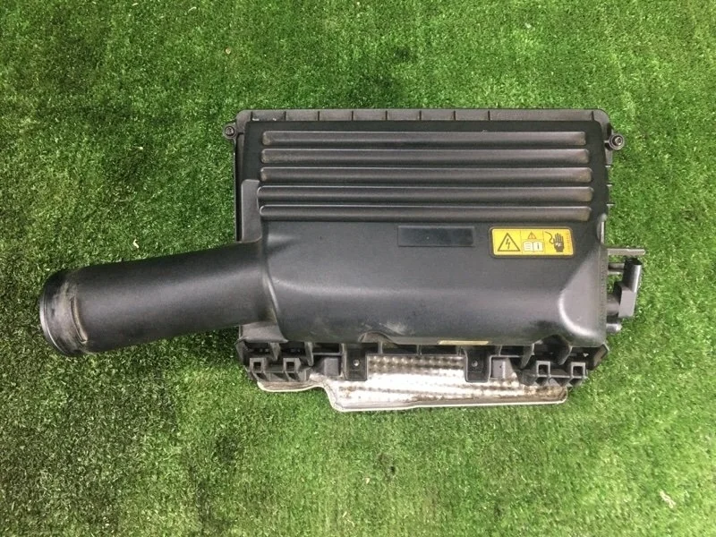 Корпус воздушного фильтра Mercedes-Benz -Class 2015 W205