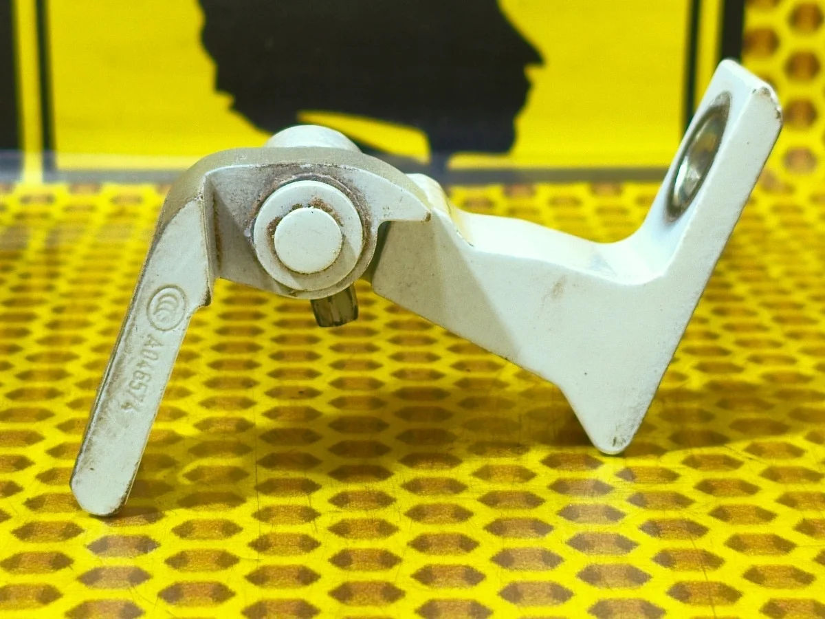 Петля двери задняя верхняя Volkswagen Passat 2017 8X0831403B 3G5 CUAA, левая