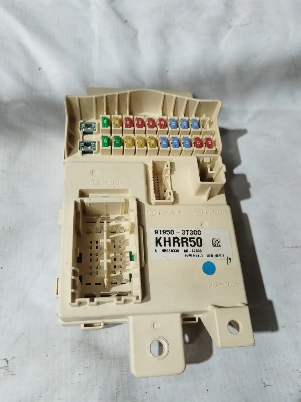 Блок предохранителей Kia Quoris 2012 919503T300