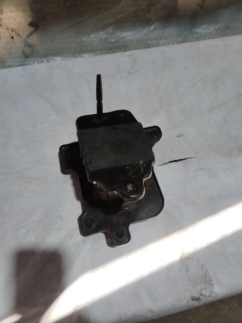 Кронштейн усилителя бампера Kia Optima 4 2018 86642D4000, задний правый