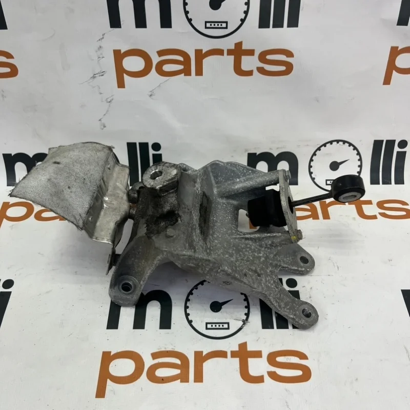 Кронштейн Audi Q8 2019 4M