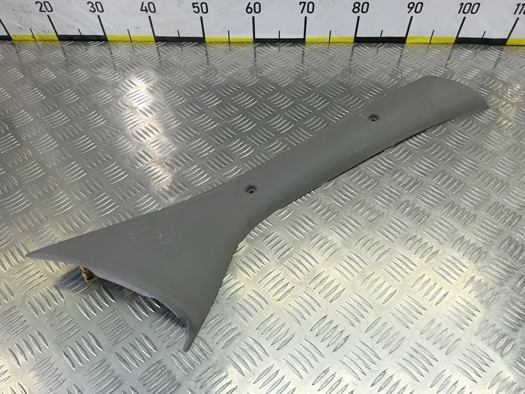 Накладка лобового стекла правая Fiat Doblo I рест