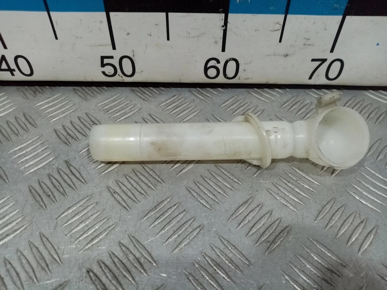 [Б/У] Горловина бачка омывателя [Код: 00676883 ]