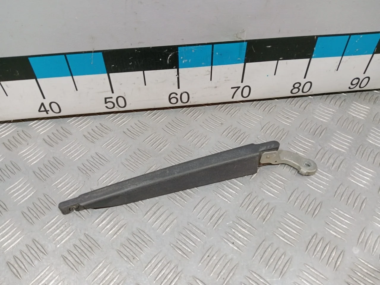 [Б/У] Поводок заднего стеклоочистителя [Код: 00675941 ]