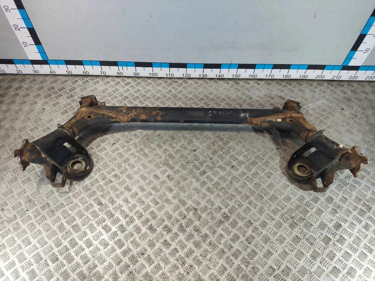 [Б/У] Балка задняя Octavia Polo Golf A3 Bora - Сайлентблоки под замену [ХОРОШЕЕ] [Код: 00677652 ]