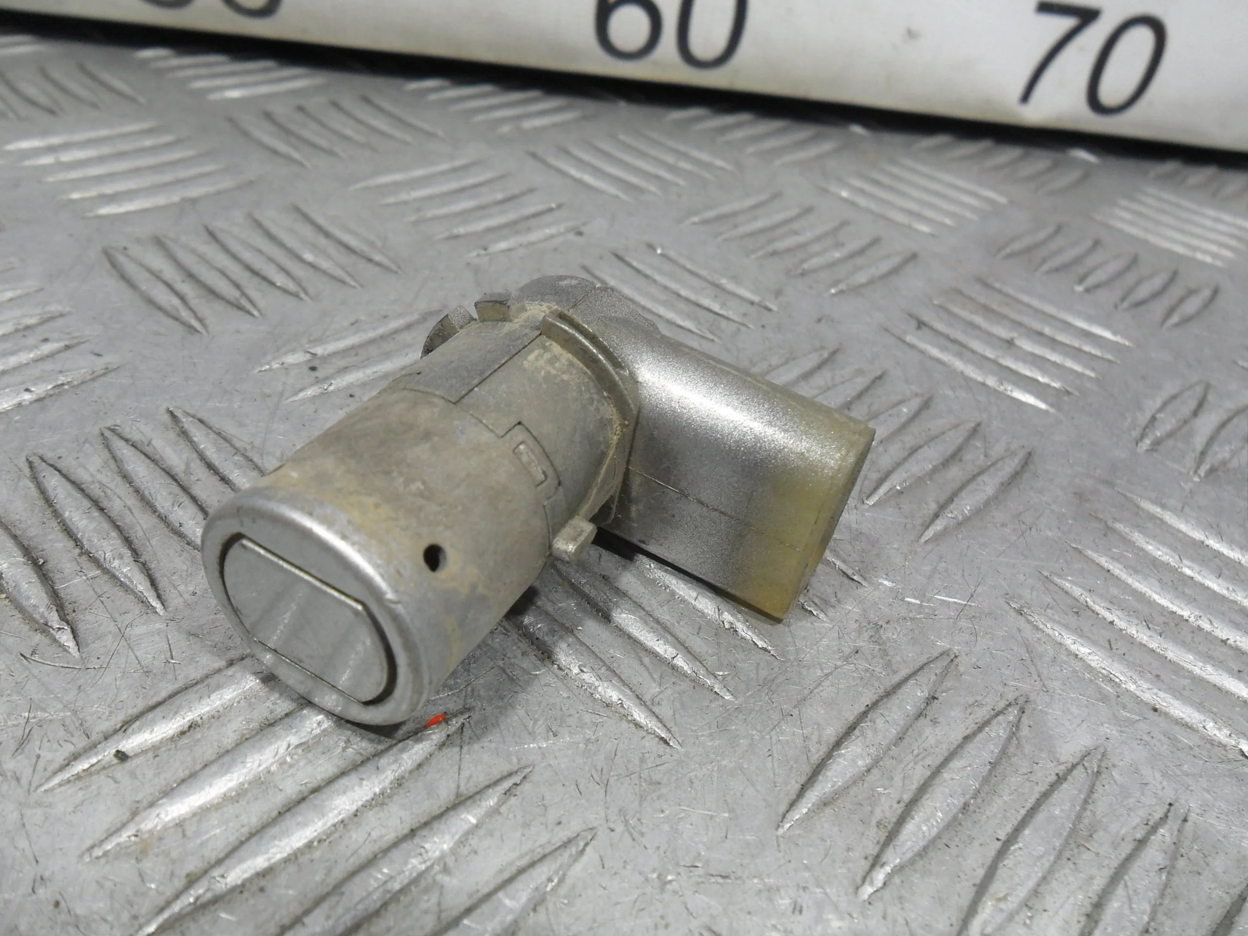 [Б/У] Датчик парковки Audi A2 A3 A6 A8 VW Passat B5 [Код: 00381976 ]