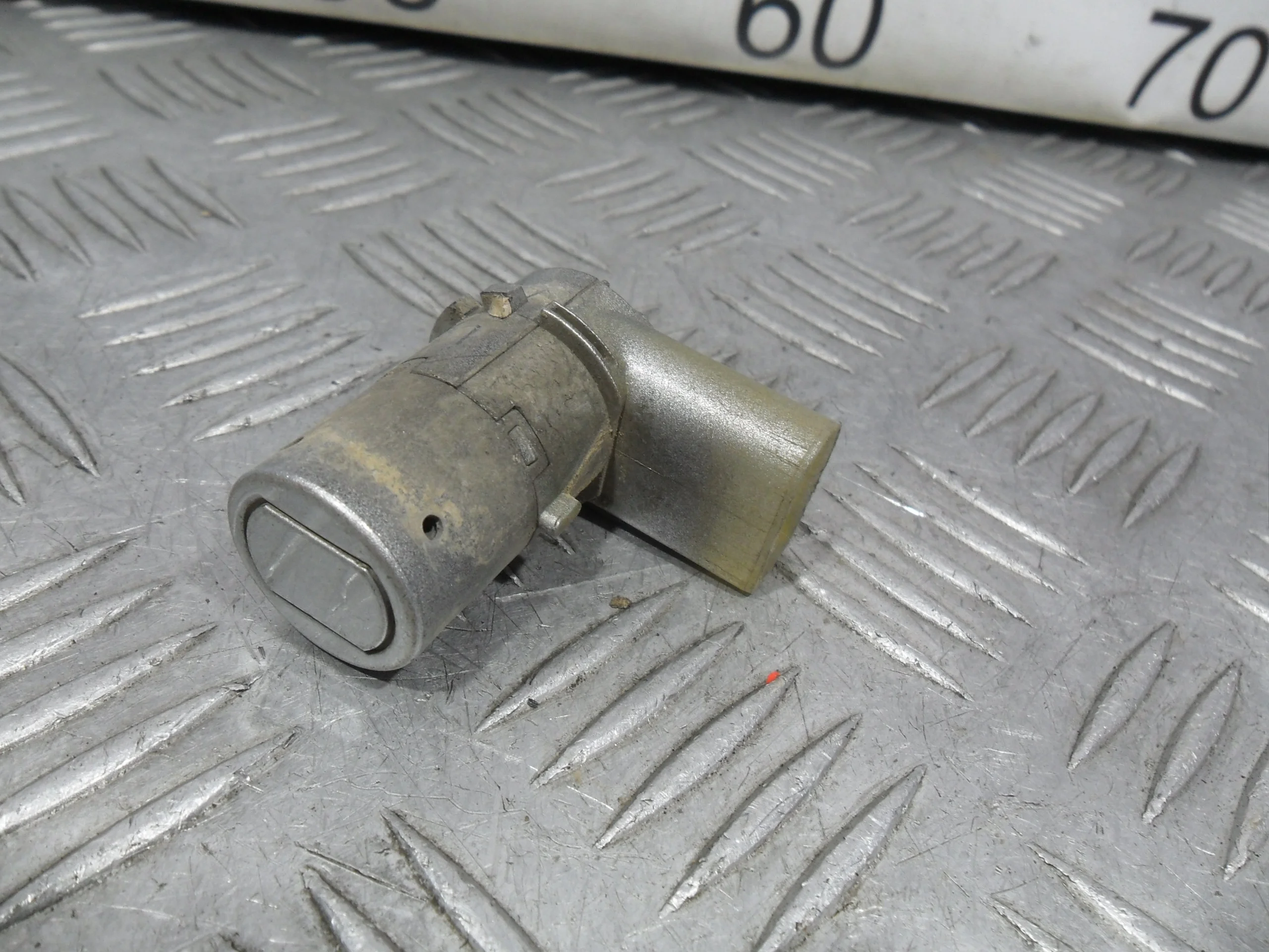 [Б/У] Датчик парковки Audi A2 A3 A6 A8 VW Passat B5 [Код: 00381978 ]