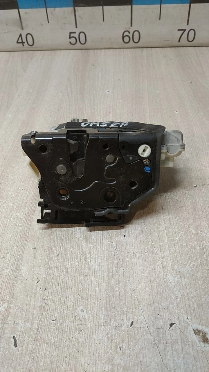 [Б/У] Замок двери задней правой Audi Q7 [Код: 00676974 ]