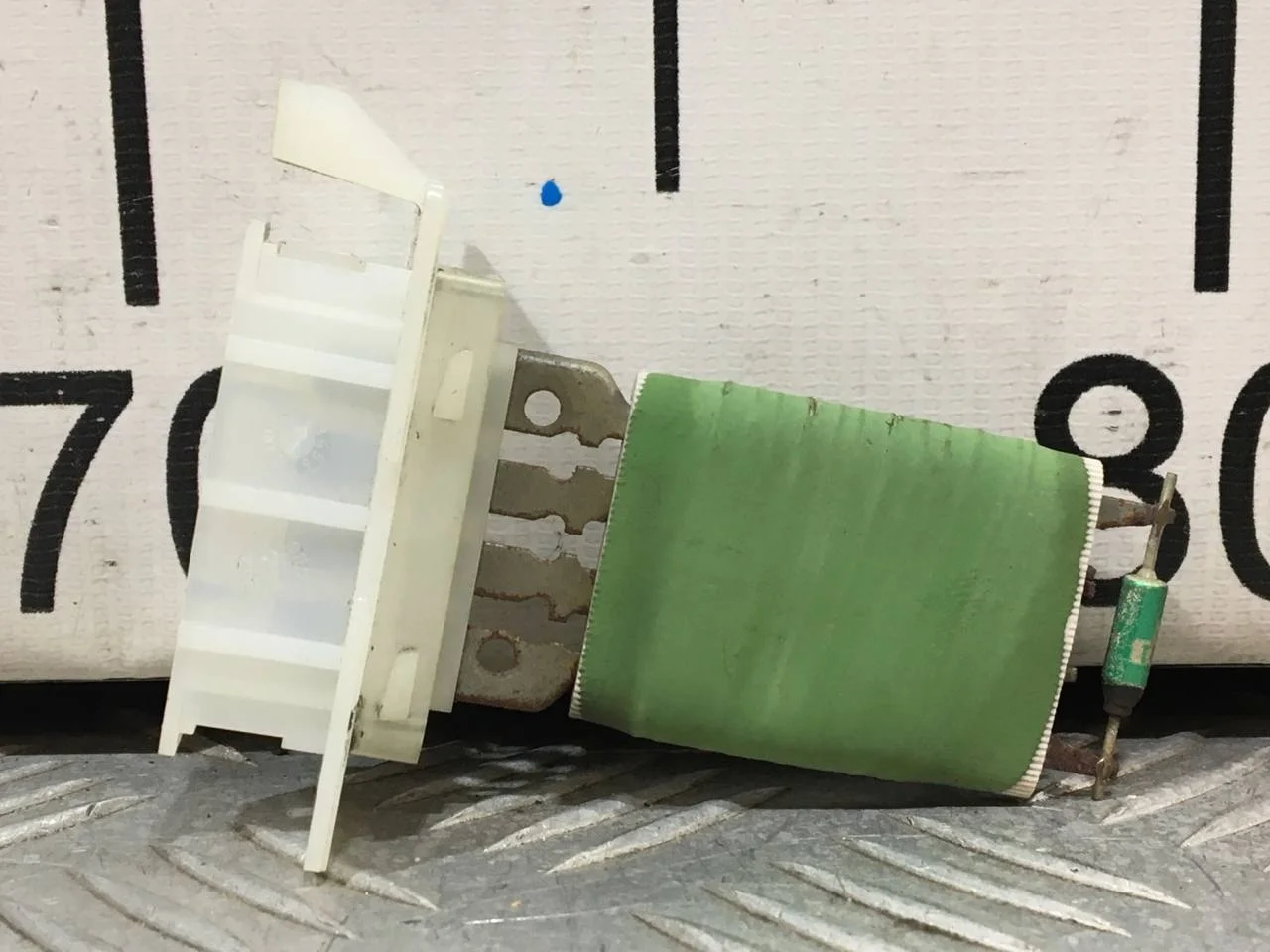 [Б/У] Резистор отопителя VAG - (Состояние: пробег 112т) [Код: 00675314 ]