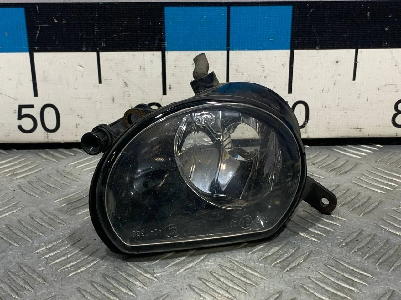 [Б/У] Фара противотуманная правая Audi Q7 [Код: 00676038 ]