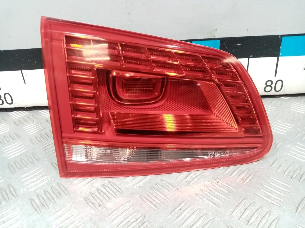 [Б/У] Фонарь задний внутренний левый Touareg [Код: 00675263 ]