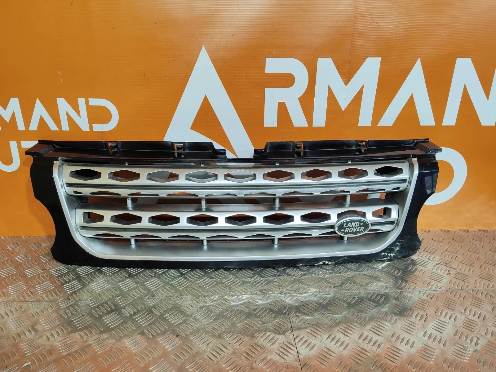 Решетка радиатора Land Rover Discovery 2013-2016 4