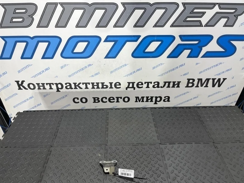 Кронштейн крыла BMW 550iX 2014 41357207203 F10 N63B44B, левый