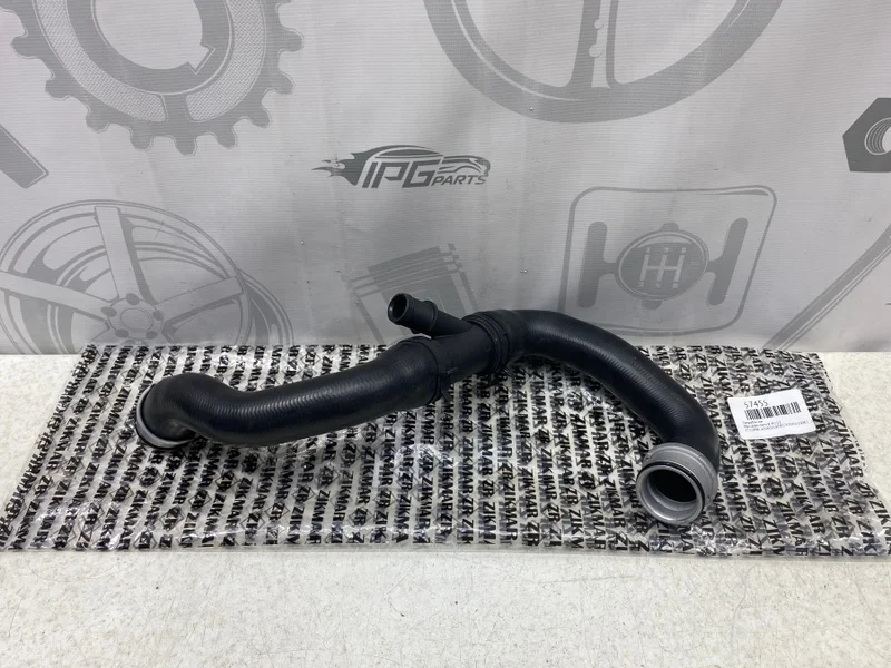 Патрубок ож Mercedes-benz W212