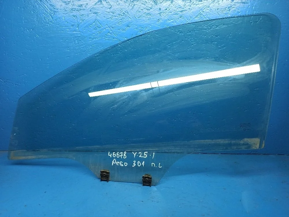 Стекло двери передней левой для Peugeot 301 2013)
