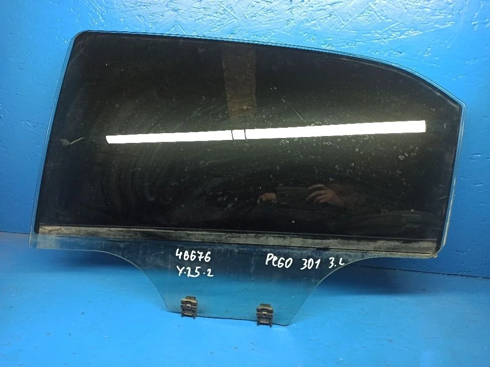 Citroen C-Elysee Стекло заднее боковое левое