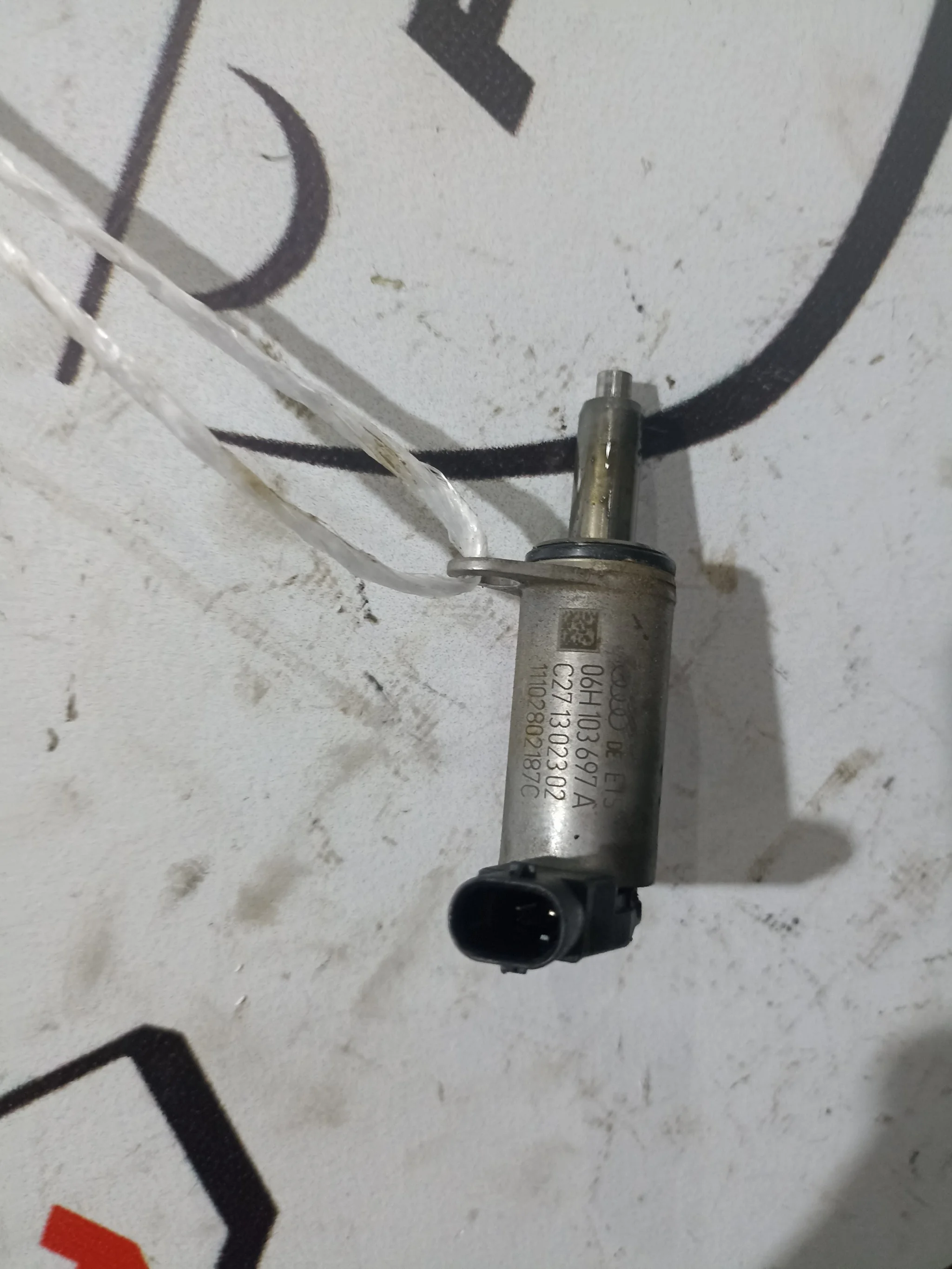 КЛАПАН VVTI AUDI 06H103697A