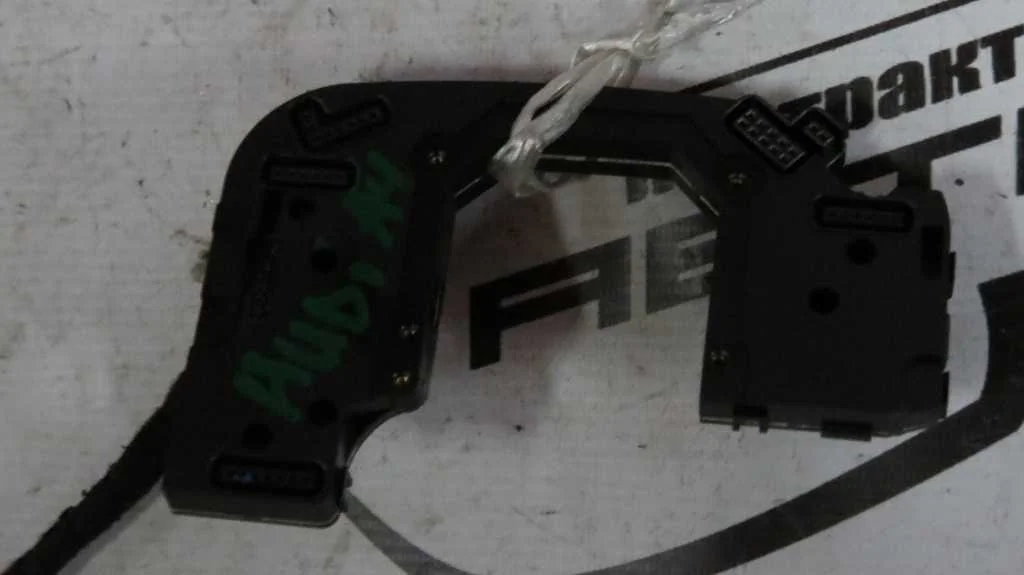 ГИТАРА AUDI 8E0953549S