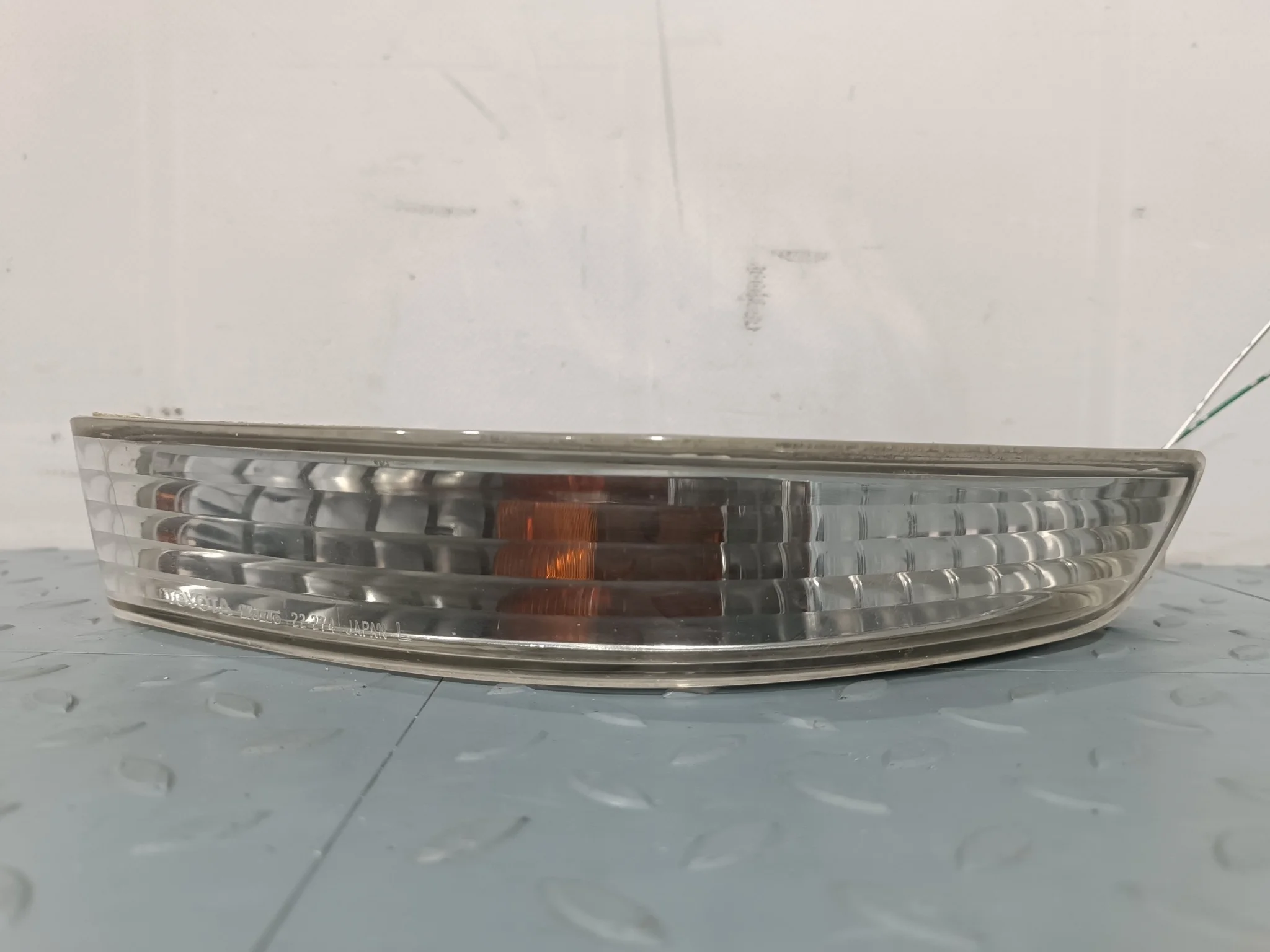 ПОВТОРИТЕЛЬ В БАМПЕР TOYOTA ЛЕВО 8152022470