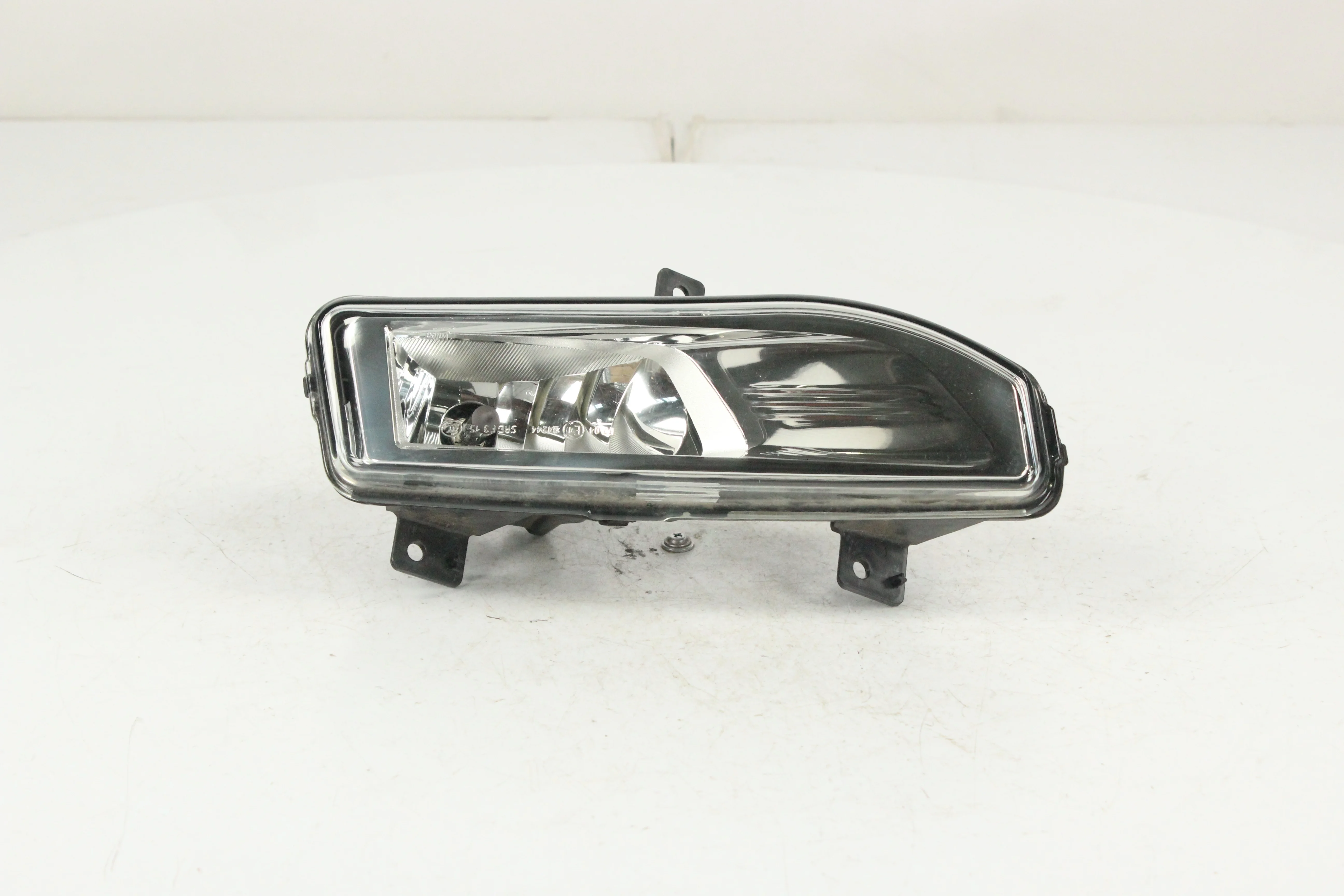 ТУМАНКА NISSAN SUZUKI ЛЕВО 261558995A VA9016