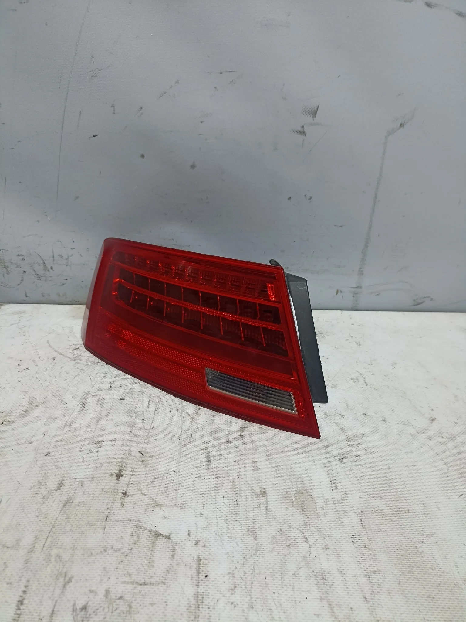 ФОНАРЬ AUDI A5 8TA LED 2 МОДЕЛЬ ЛЕВЫЙ 8T8945095F NA8100