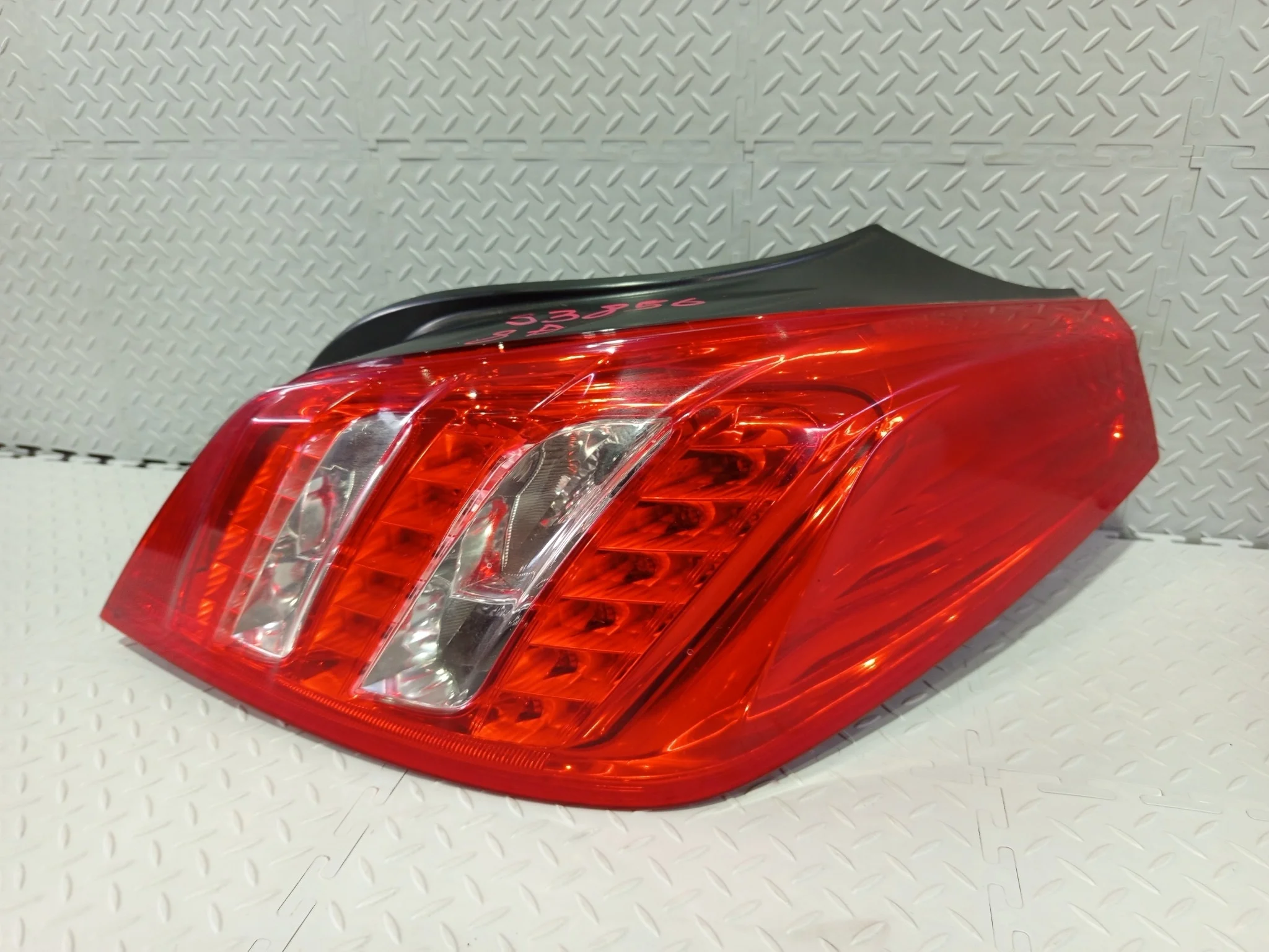 ФОНАРЬ PEUGEOT 508 8D LED 1 МОДЕЛЬ ПРАВЫЙ 6351LL S3856