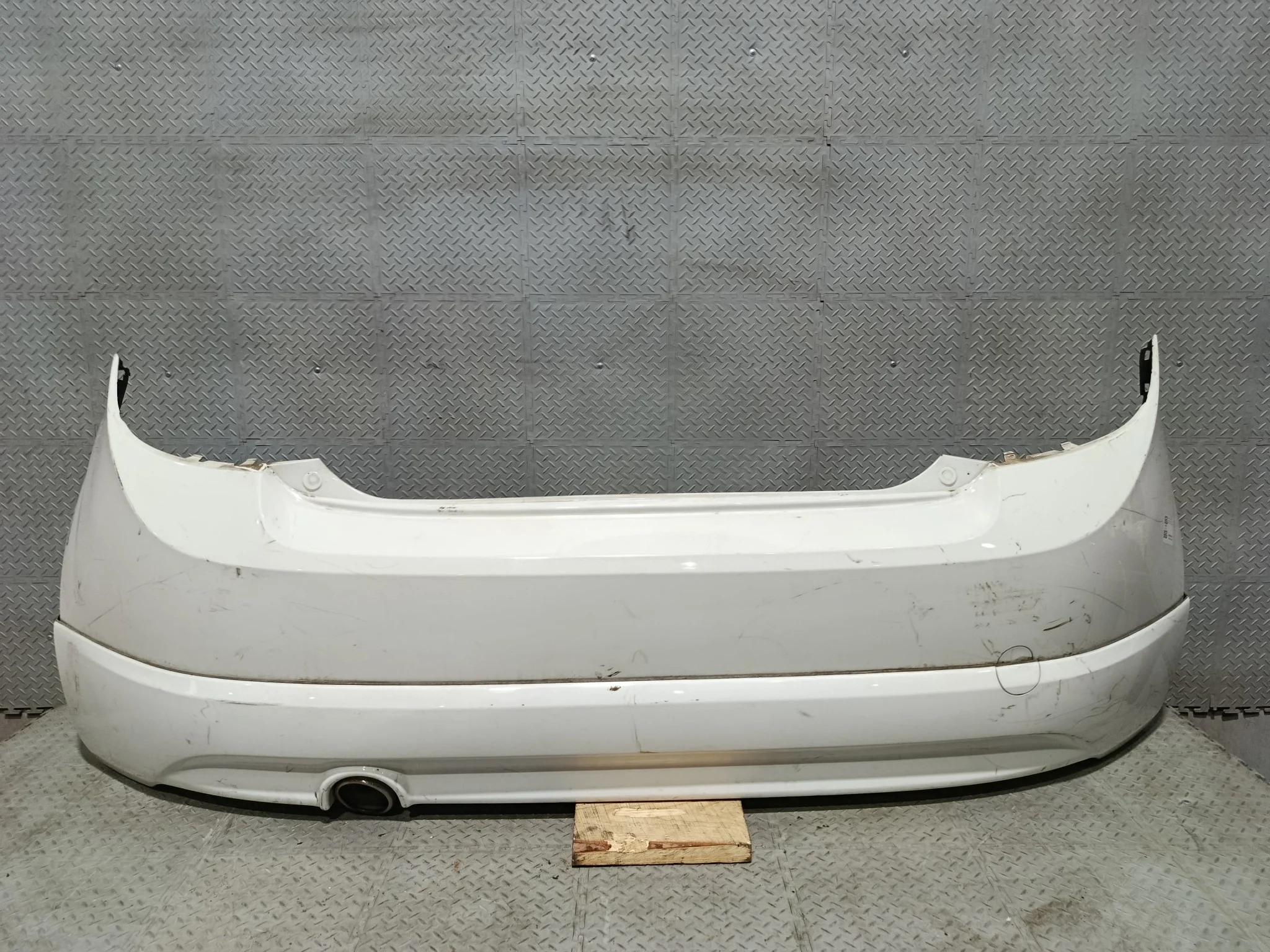 БАМПЕР CHEVROLET 95460678 ЗАД белый KE675