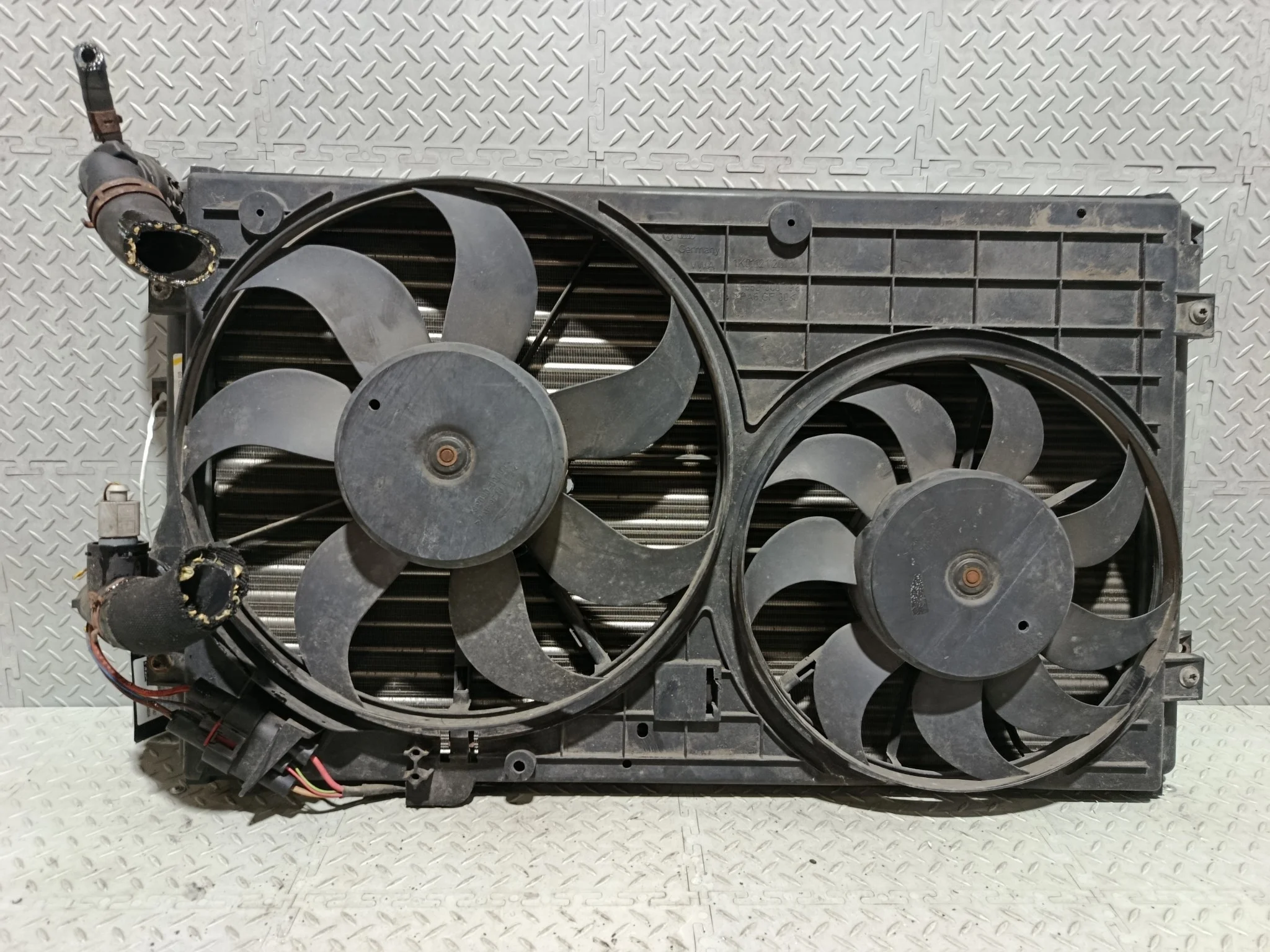 РАДИАТОР ДВИГАТЕЛЯ AUDI VOLKSWAGEN SEAT SKODA ... CTHD CTKA CXSB CYVD CZCA ... TIGUAN TOLEDO TOURAN TT YETI ... AV3 B6 B7 MK5 MK6 1K0121253BB NA8034