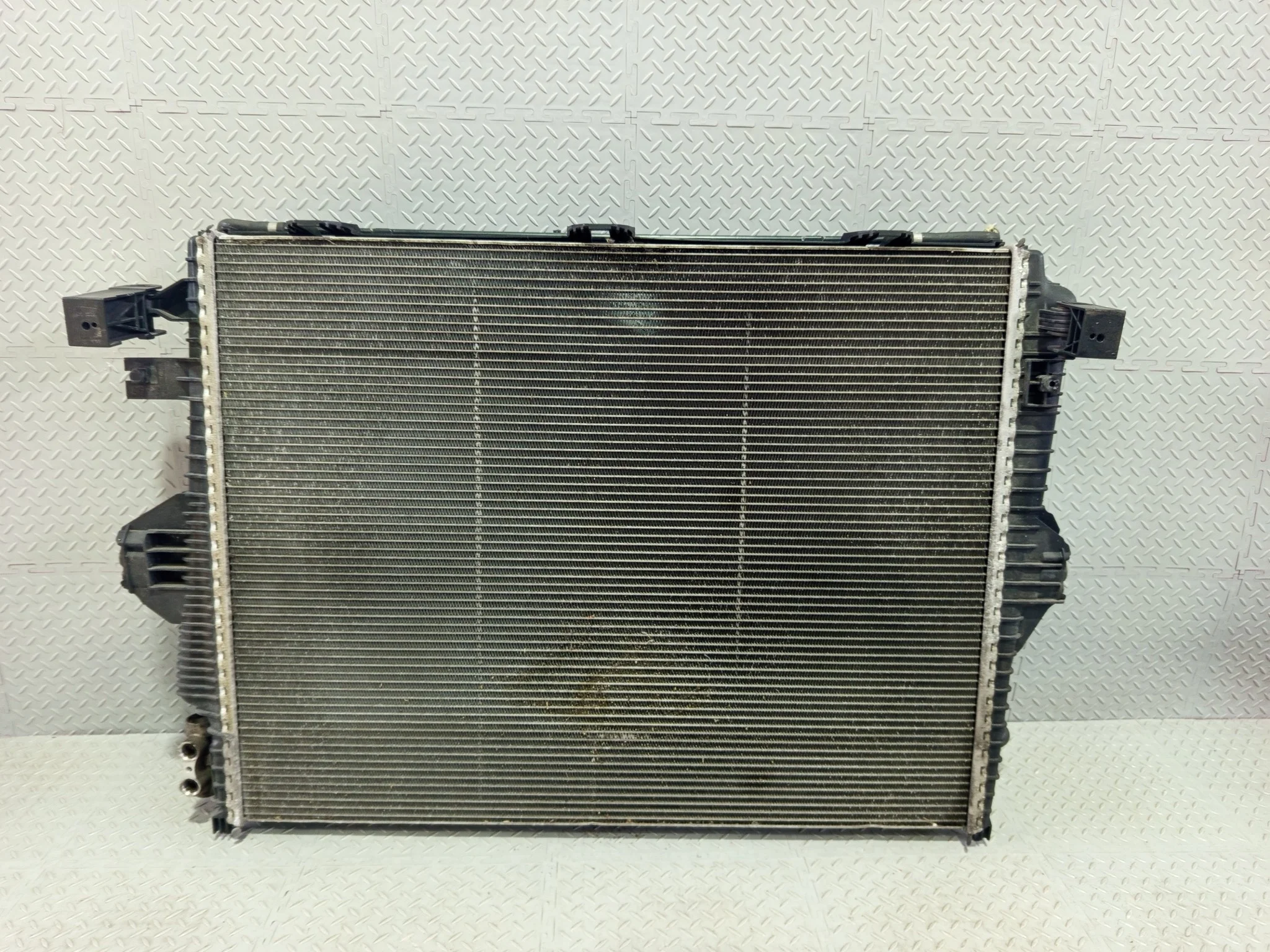 РАДИАТОР ДВИГАТЕЛЯ VOLKSWAGEN PORSCHE CASA CATA... CGRA CJGD CJTA CMTA CNRB CRCA CVVA M059E M5502 MCGEA CAYENNE TOUAREG 7P5 7P6 92A 958 АТМ 7P0121253A NE288