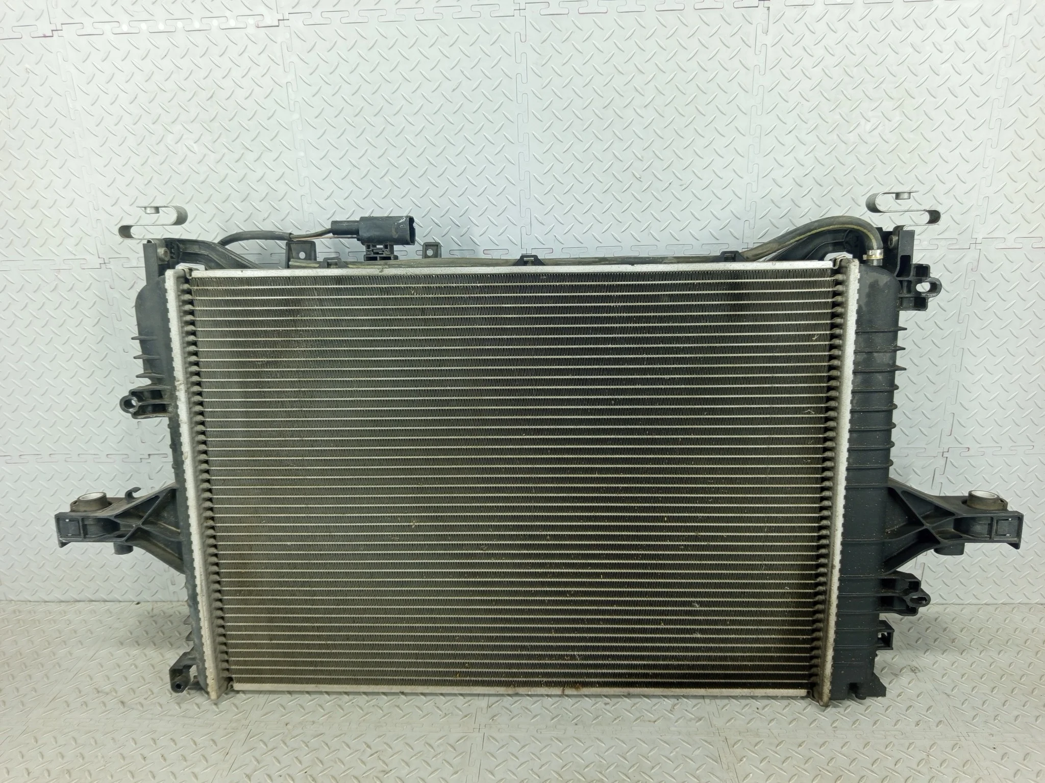 РАДИАТОР ДВИГАТЕЛЯ VOLVO ... D5244T2 D5244T3 D5244T4 D5244T5 D5244T6 D5244T7 D5252T C70 S60 S80 V50 V70 XC70 ... NK RH RS SJ SW SZ TS АТМ 31319056 NA8473