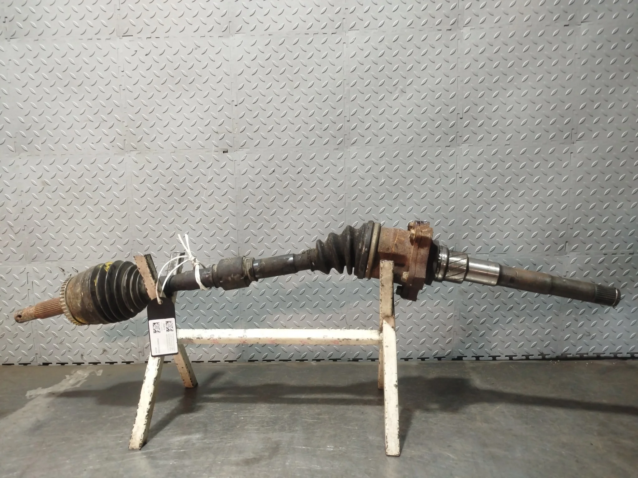 ПРИВОД NISSAN QR20-DE X-TRAIL NT30 ПЕРЕДНИЙ ПРАВЫЙ ФЛАНЕЦ АТМ МТМ ABS 4WD 391008H515 XE334