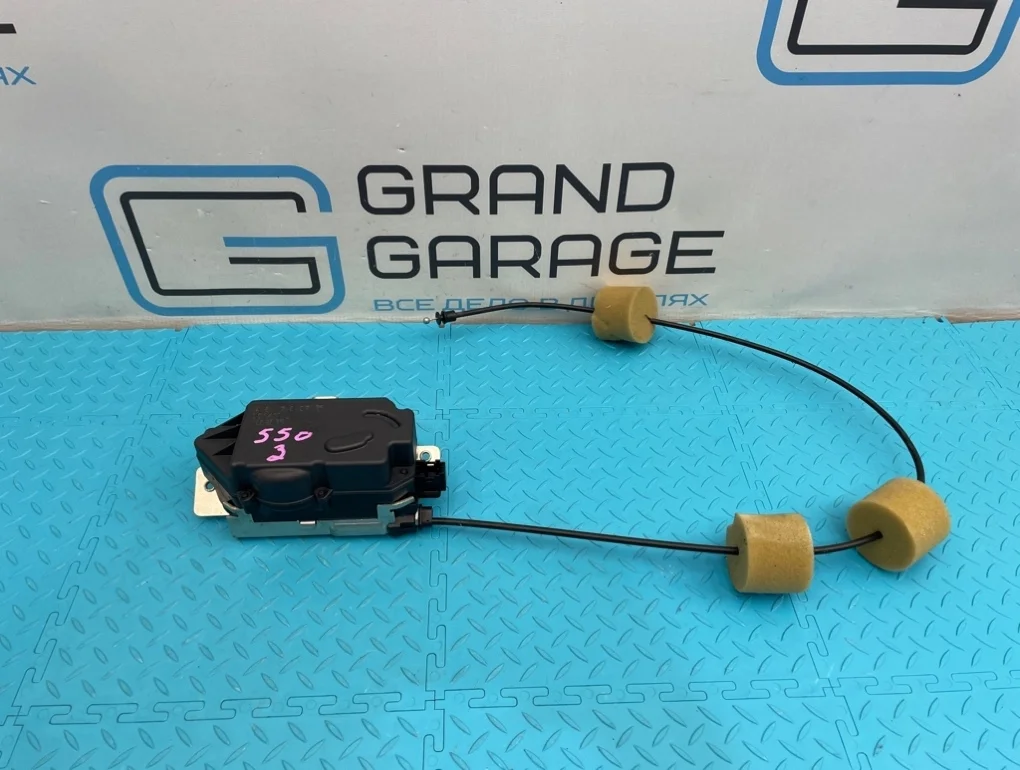 Замок багажника Mercedes-Benz Gl-Class 2011 A1647400735 X164 642.820 3.0, задний