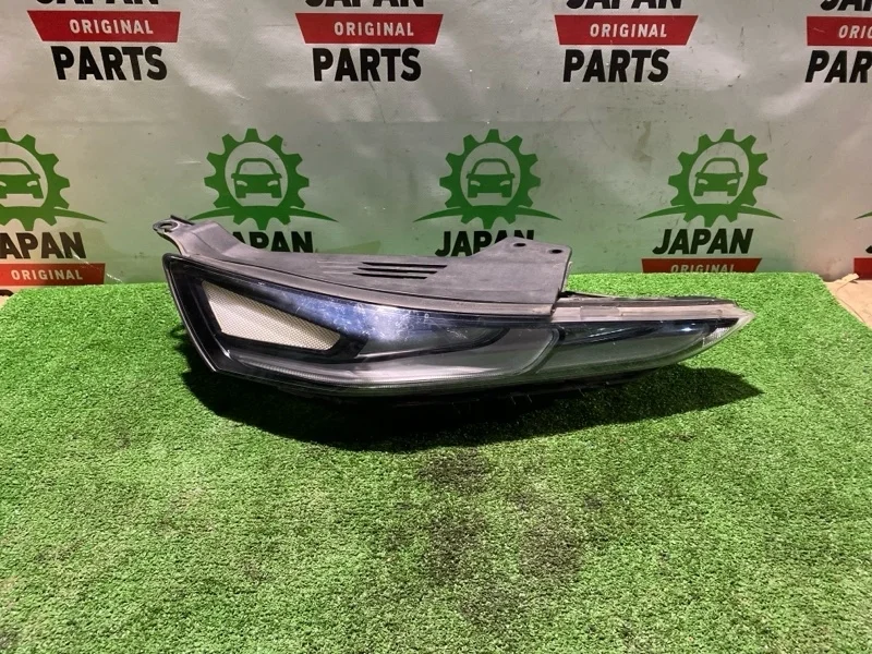 Фара Hyundai Santa Fe 2019 92208S1000 D4HB, правая