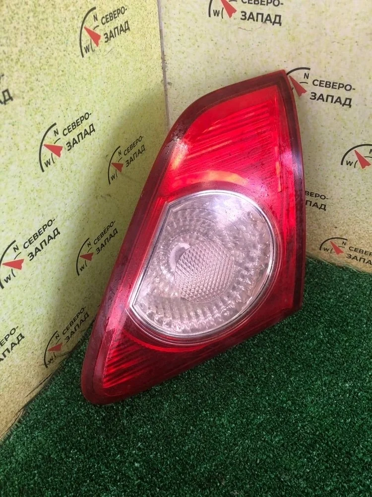 Фонарь внутренний Toyota Corolla 2008 8158112110 ZRE150 3ZZ, задний правый