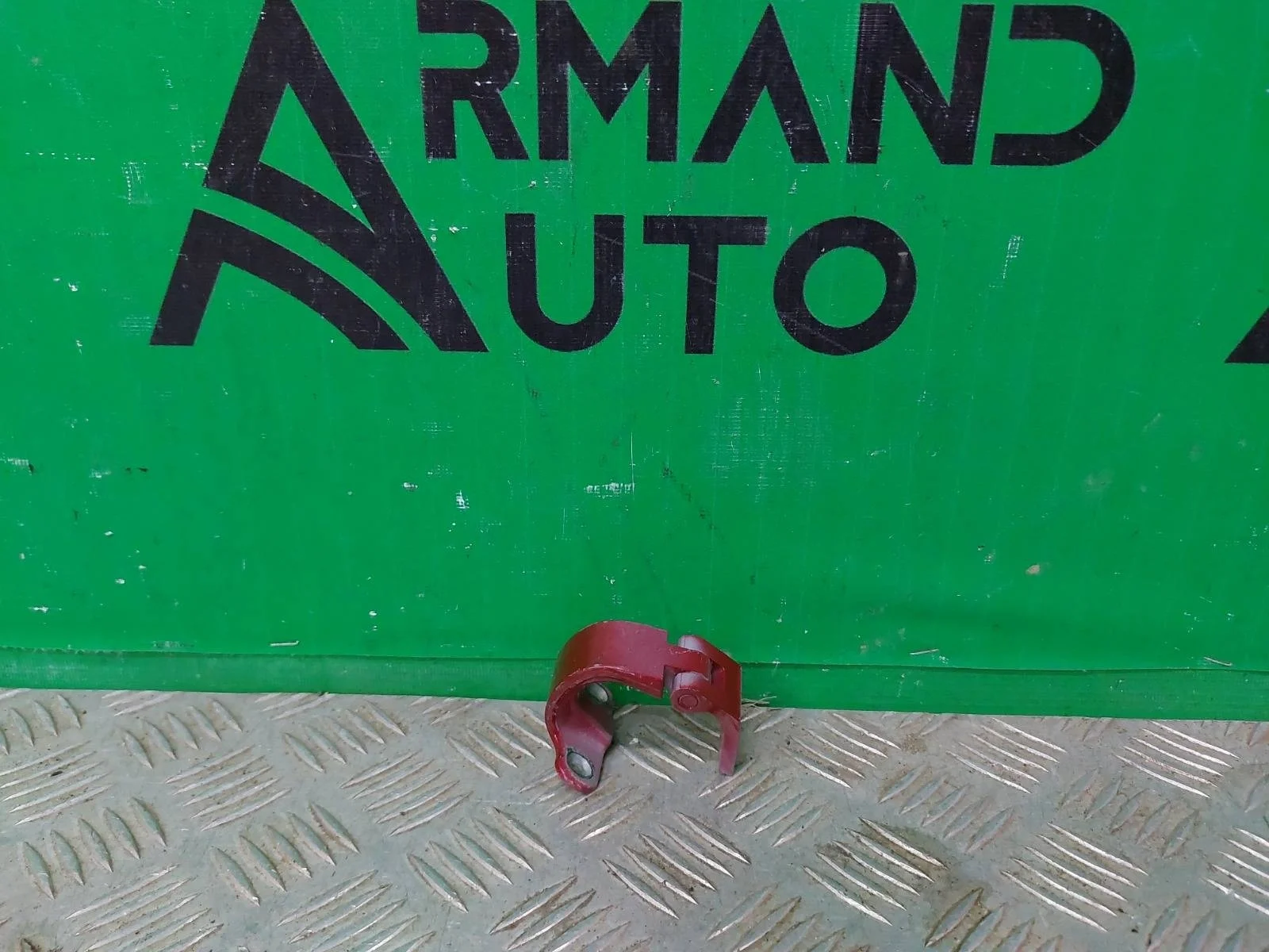 Петля двери багажника Skoda Octavia 2013-2020 A7 (5E)