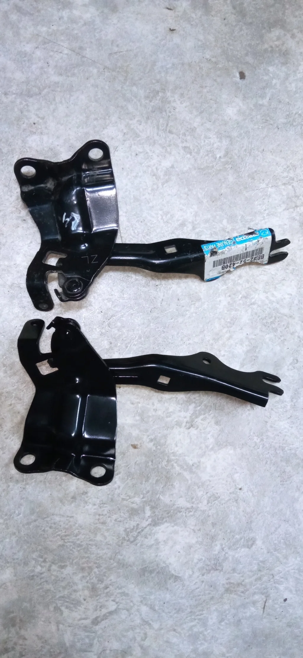 Б.у. петля капота (2шт) MAZDA MAZDA 3 BL MAZDA MAZDA 3 BL