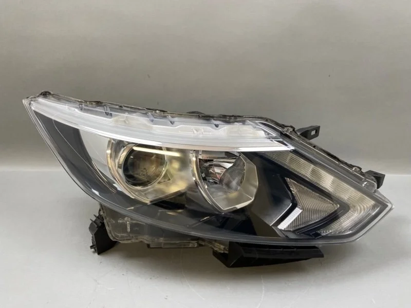 Фара Nissan Qashqai 2013-2017 260104EH1A J11, правая