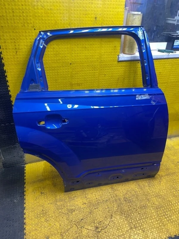 Дверь Audi Q7 2016 4M0833052E CVM 011869, задняя правая