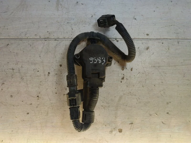 Актуатор амортизатора Toyota Prado 8924160010 120, передний