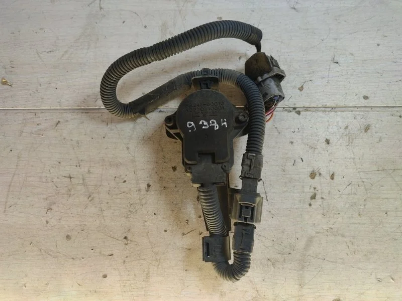 Актуатор амортизатора Toyota Prado 8924160010 120, передний