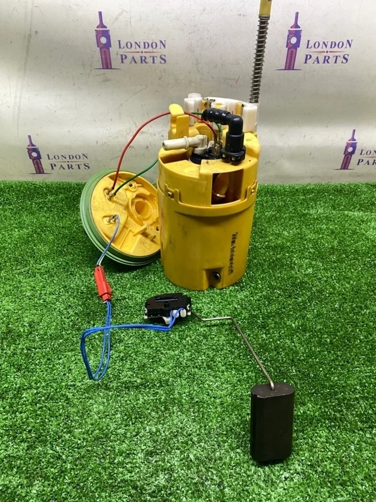 Топливный насос датчиком уровня BMW X5 30dx E70