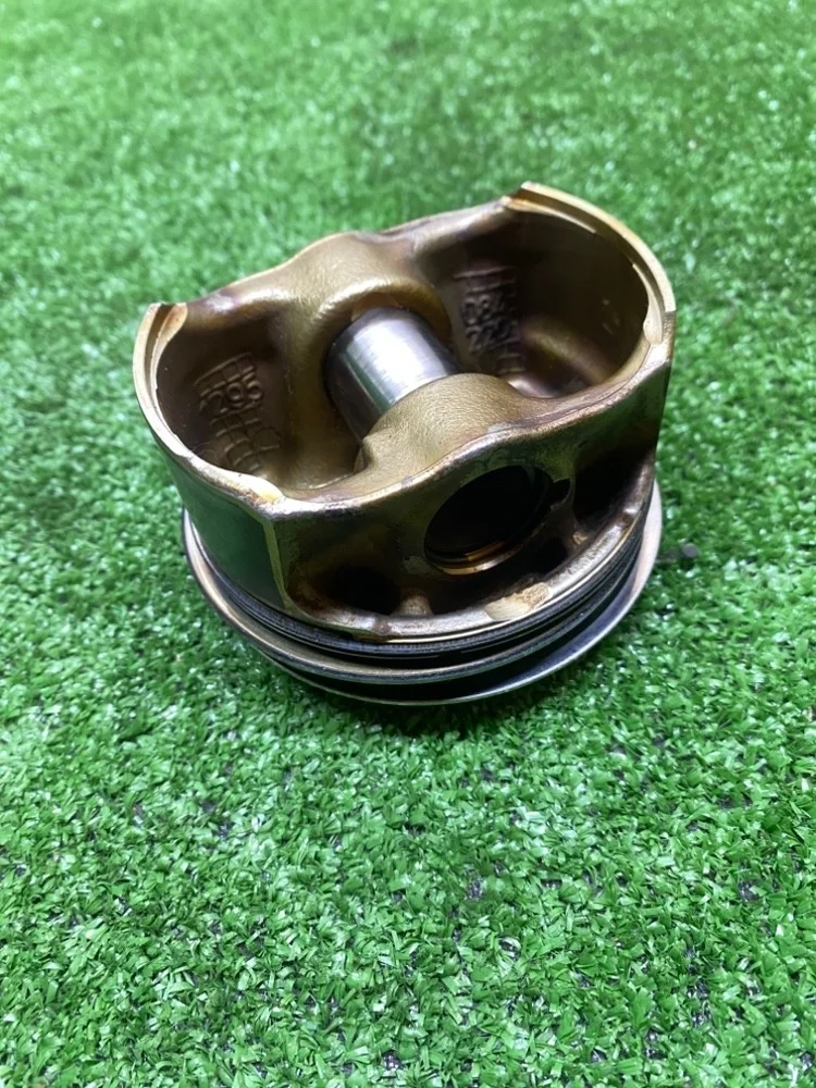 Поршень BMW 535i F10