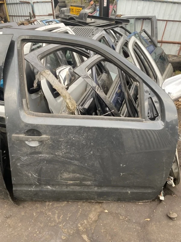 Дверь передняя правая Nissan Navara (D40) 2004-2015 2008 80100EB330