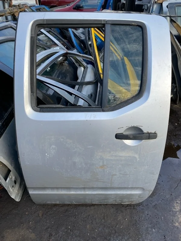 Дверь задняя левая Nissan Navara (D40) 2004-2015 2005 82101EB332 2.5 D YD25DDTI