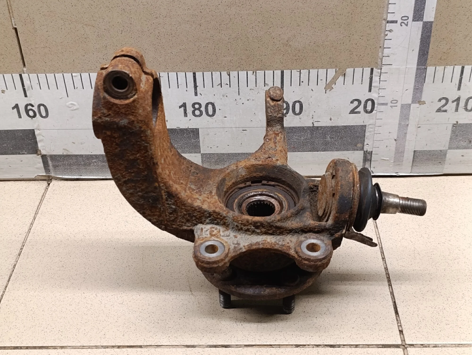 Кулак поворотный передний правый Transit/Tourneo Connect 2002-2013