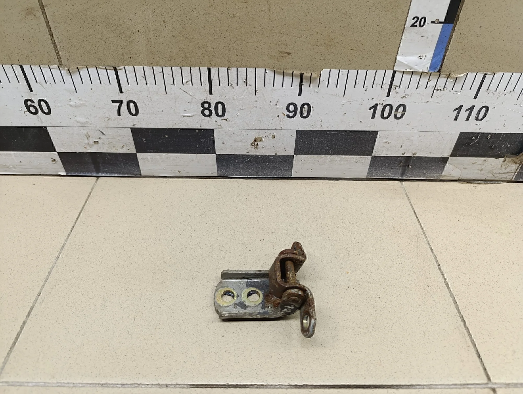 Петля двери Almera N16 2000-2006