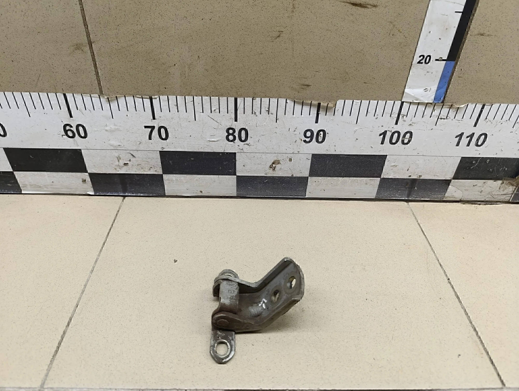 Петля двери Almera N16 2000-2006