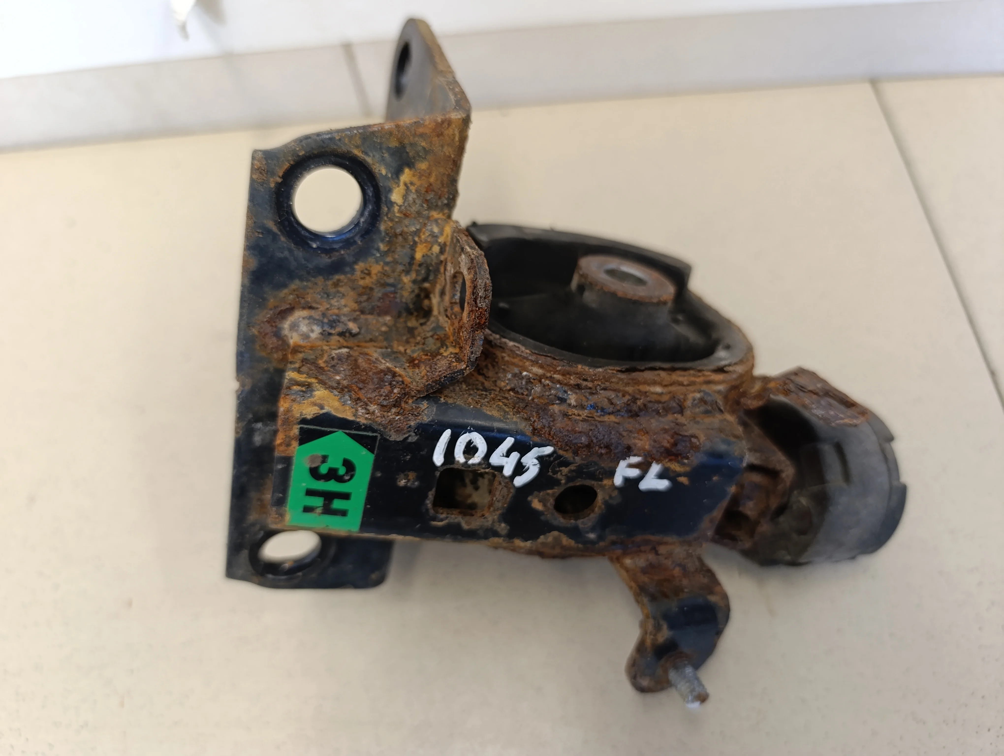 Опора КПП Corolla E12 2001-2006